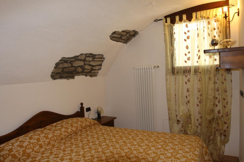 Maison Cassius Issogne Экстерьер фото