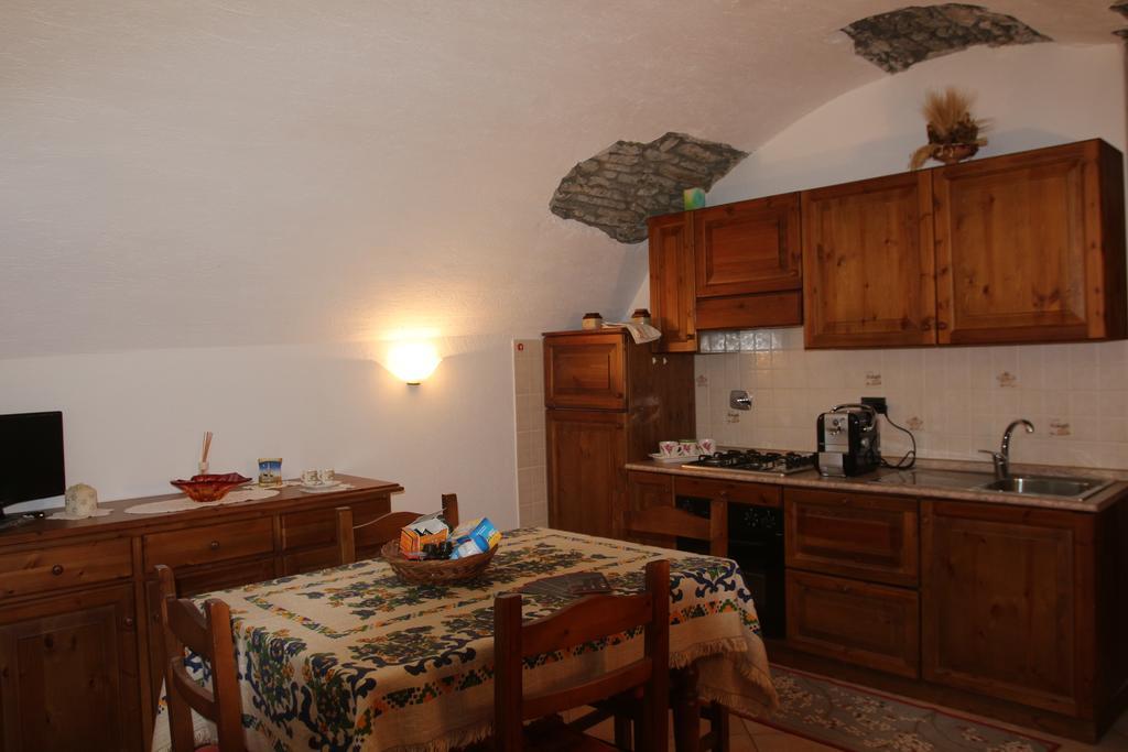 Maison Cassius Issogne Экстерьер фото