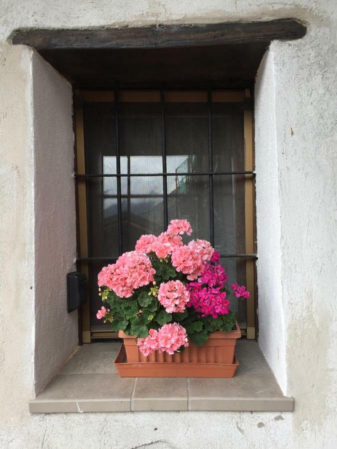 Maison Cassius Issogne Экстерьер фото