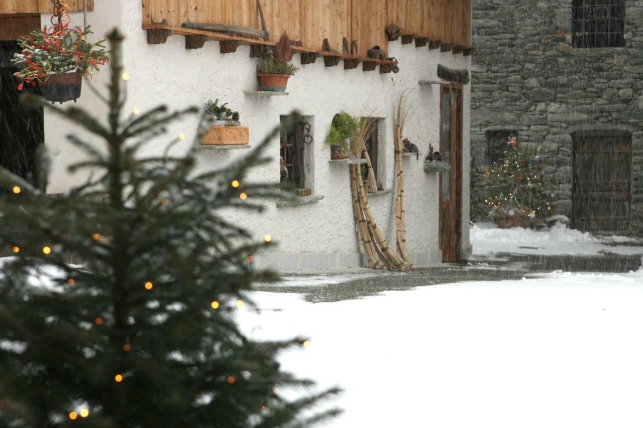 Maison Cassius Issogne Экстерьер фото